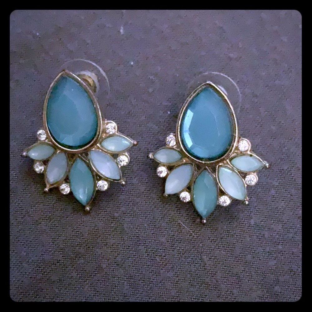 Blue gemmed studs